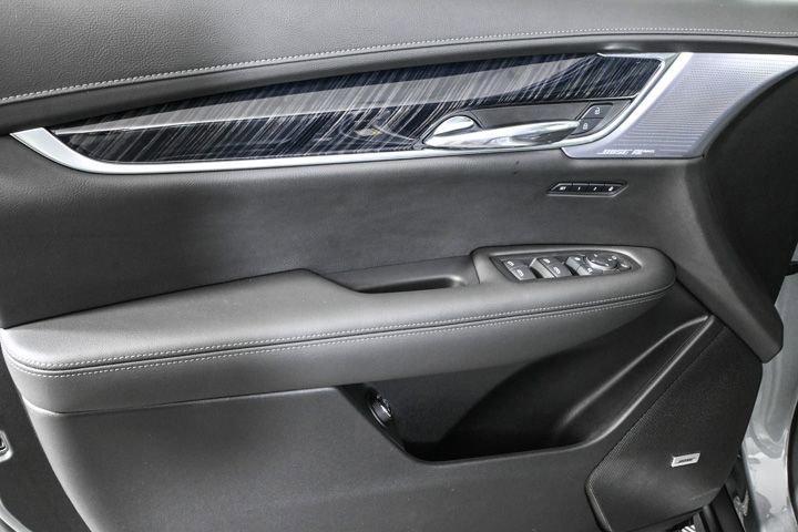 new 2025 Cadillac XT6 car, priced at $60,690