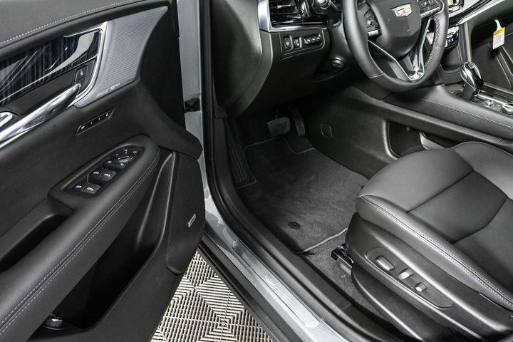 new 2025 Cadillac XT6 car, priced at $60,690