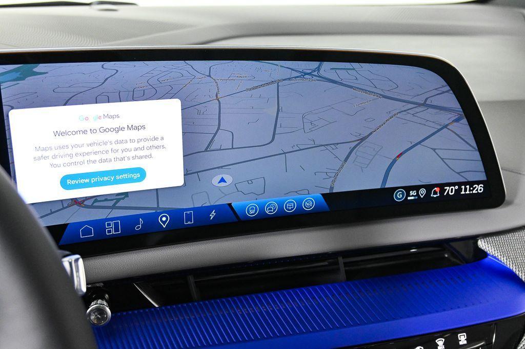 new 2025 Cadillac OPTIQ car, priced at $48,285