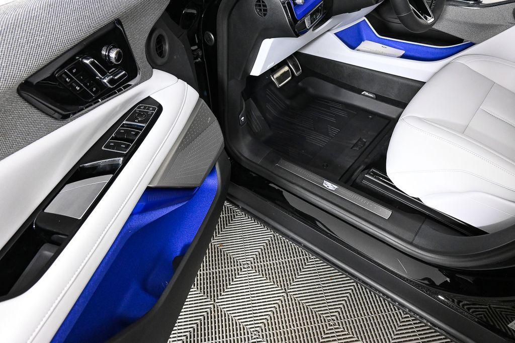 new 2025 Cadillac OPTIQ car, priced at $48,285