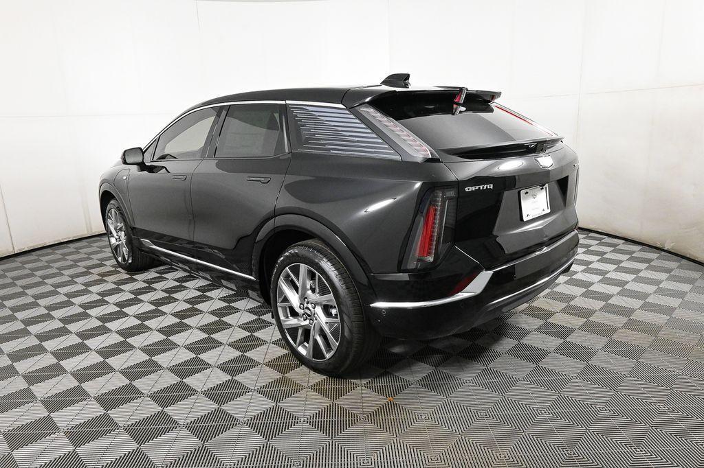 new 2025 Cadillac OPTIQ car, priced at $48,285
