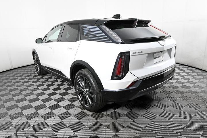 new 2025 Cadillac OPTIQ car, priced at $59,615