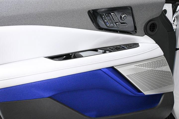 new 2025 Cadillac OPTIQ car, priced at $59,615