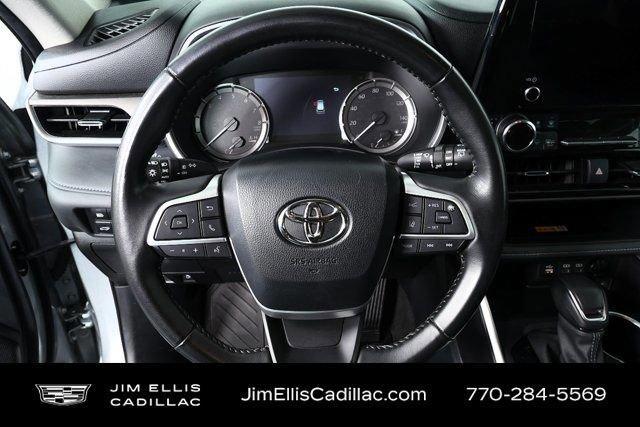 used 2024 Toyota Highlander car, priced at $39,500