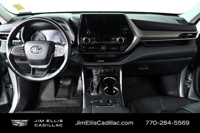 used 2024 Toyota Highlander car, priced at $39,500