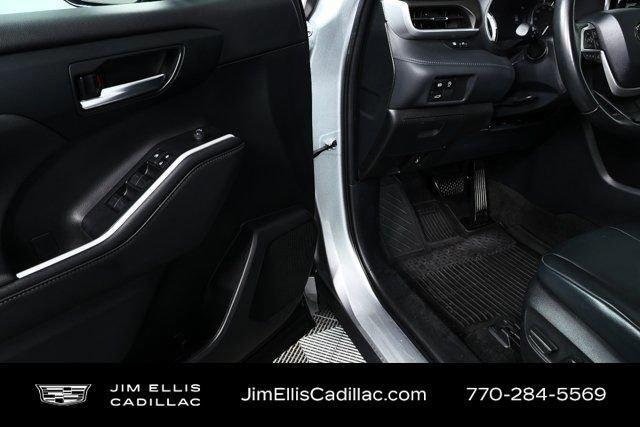 used 2024 Toyota Highlander car, priced at $39,500