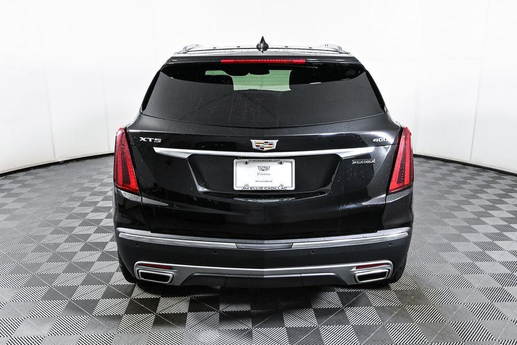 used 2021 Cadillac XT5 car, priced at $32,500