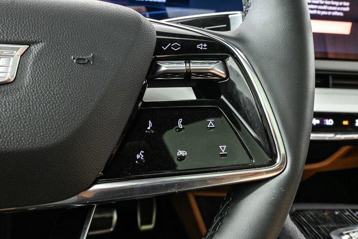 new 2025 Cadillac OPTIQ car, priced at $62,020