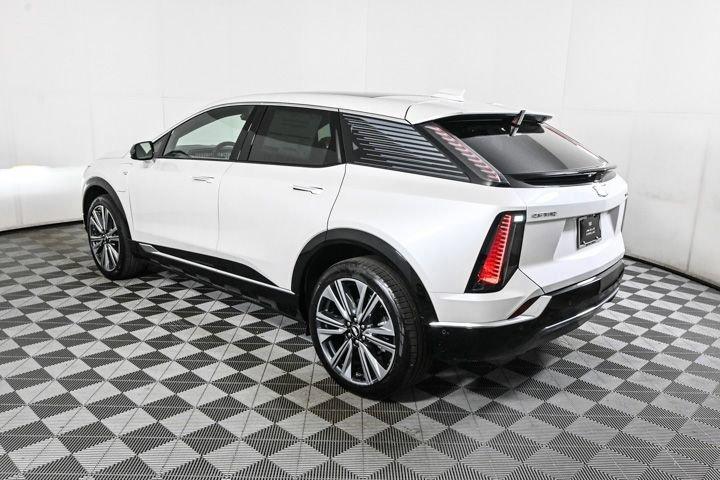 new 2025 Cadillac OPTIQ car, priced at $62,020