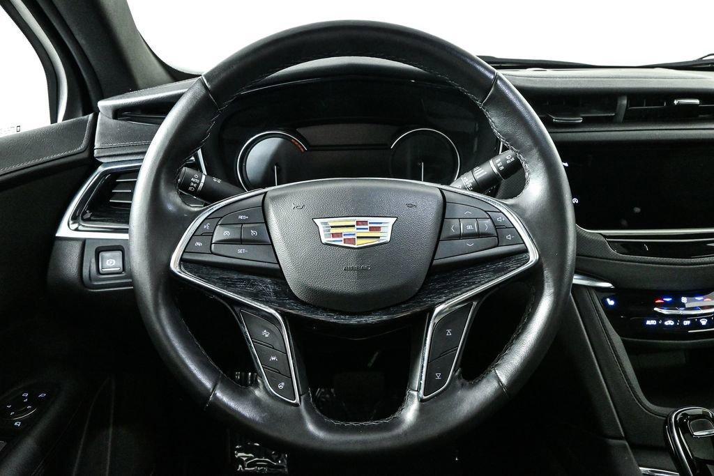 used 2022 Cadillac XT5 car, priced at $28,000