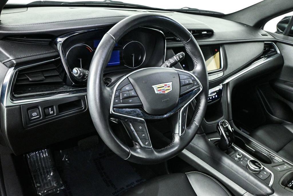 used 2022 Cadillac XT5 car, priced at $28,000