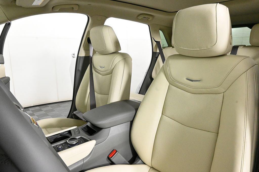 new 2025 Cadillac XT5 car, priced at $52,850