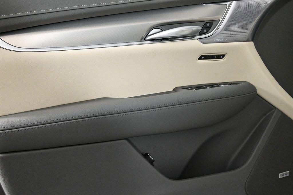 new 2025 Cadillac XT5 car, priced at $52,850