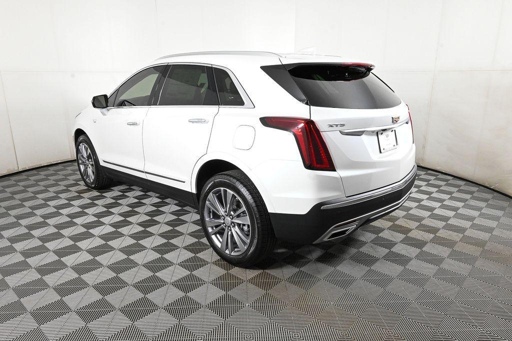 new 2025 Cadillac XT5 car, priced at $52,850
