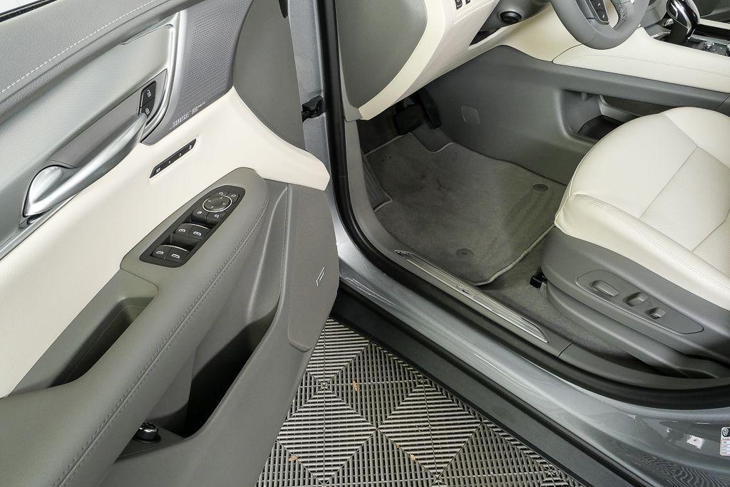 new 2026 Cadillac XT5 car, priced at $59,470