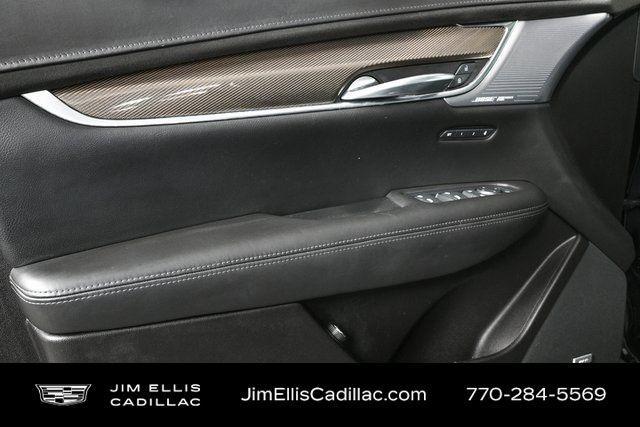 used 2022 Cadillac XT5 car, priced at $38,900