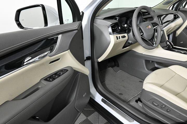 new 2025 Cadillac XT6 car, priced at $58,009