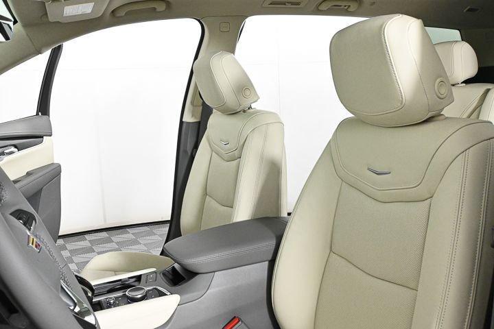 new 2025 Cadillac XT6 car, priced at $58,009