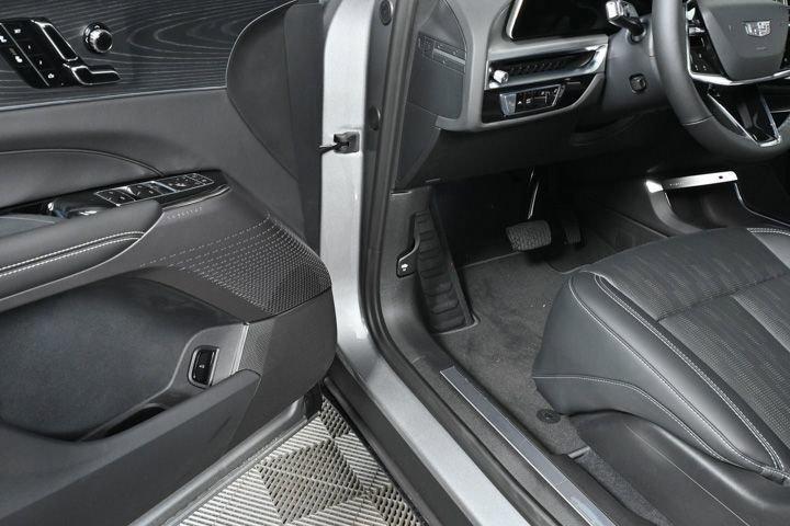new 2025 Cadillac LYRIQ car, priced at $59,990