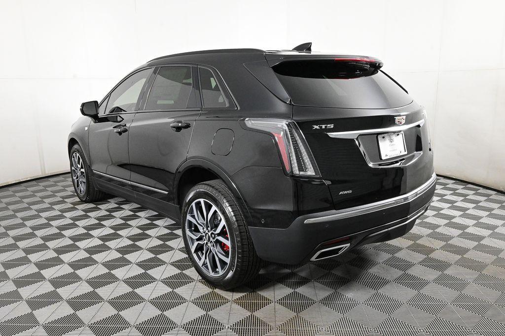 new 2025 Cadillac XT5 car, priced at $57,965