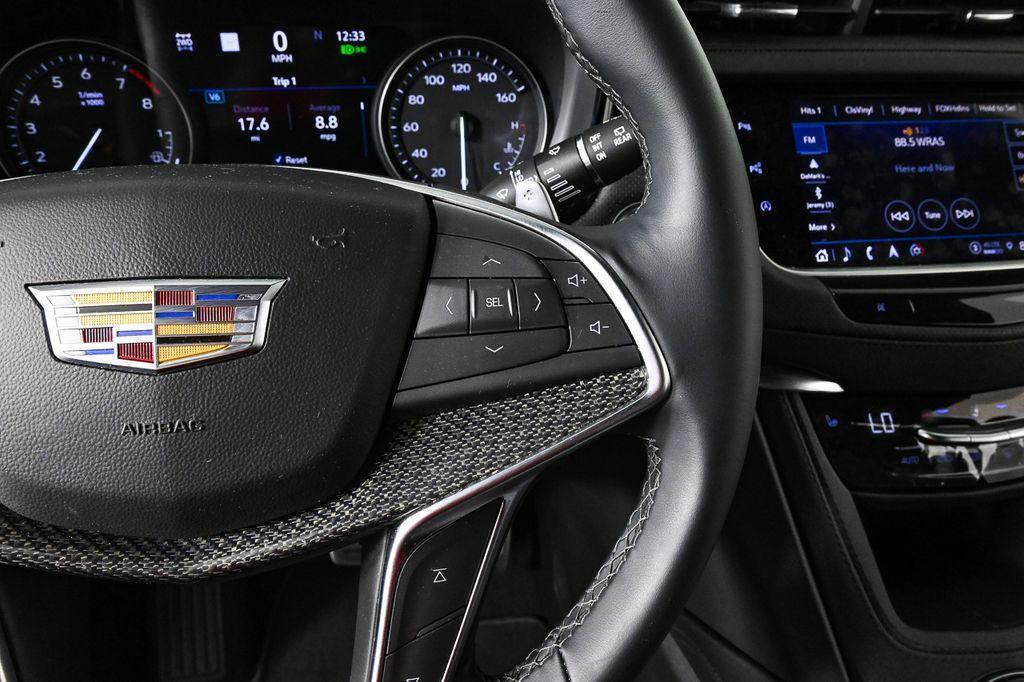 new 2025 Cadillac XT5 car, priced at $57,965