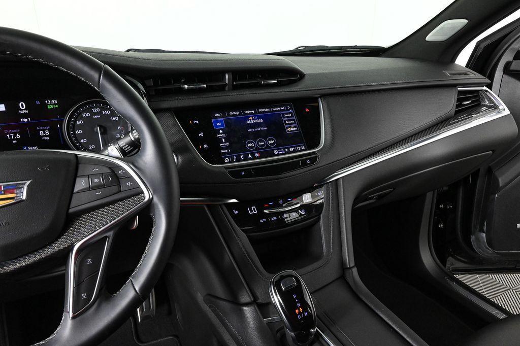 new 2025 Cadillac XT5 car, priced at $57,965