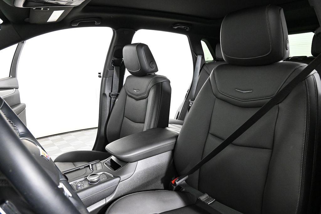 new 2025 Cadillac XT5 car, priced at $57,965