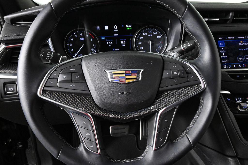 new 2025 Cadillac XT5 car, priced at $57,965