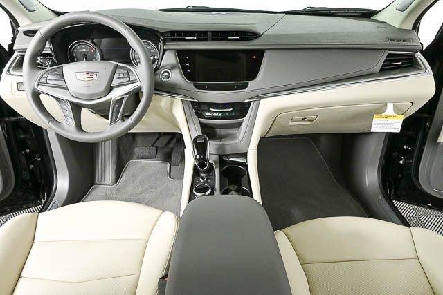 new 2025 Cadillac XT5 car, priced at $58,190