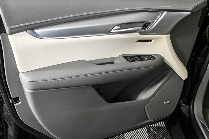 new 2025 Cadillac XT5 car, priced at $56,585