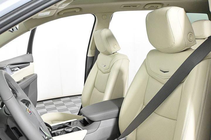 new 2025 Cadillac XT6 car, priced at $58,009