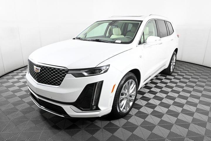 new 2025 Cadillac XT6 car, priced at $58,009