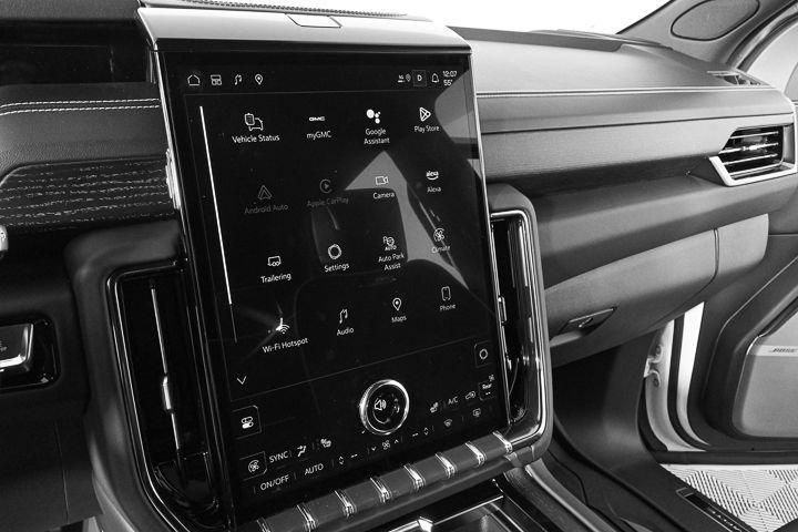 used 2025 GMC Yukon XL car, priced at $94,988