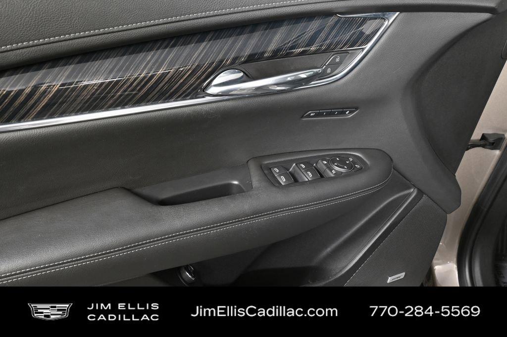 used 2022 Cadillac XT6 car, priced at $36,500