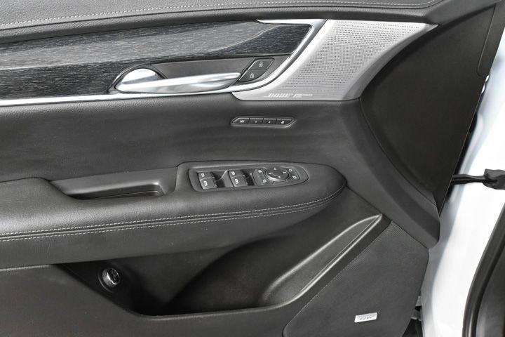 used 2021 Cadillac XT5 car, priced at $29,000