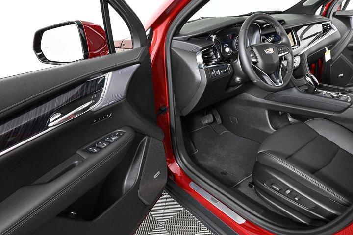 new 2025 Cadillac XT6 car, priced at $61,915