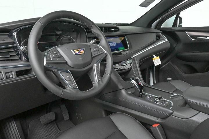 new 2025 Cadillac XT5 car, priced at $46,240