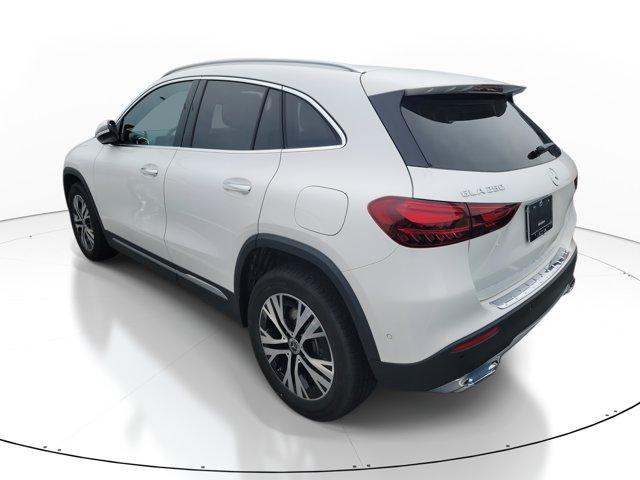 new 2025 Mercedes-Benz GLA 250 car, priced at $46,195