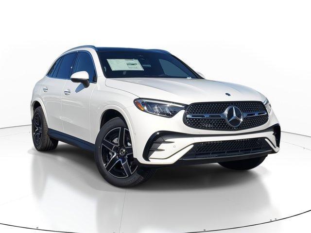 new 2025 Mercedes-Benz GLC 300 car, priced at $59,835