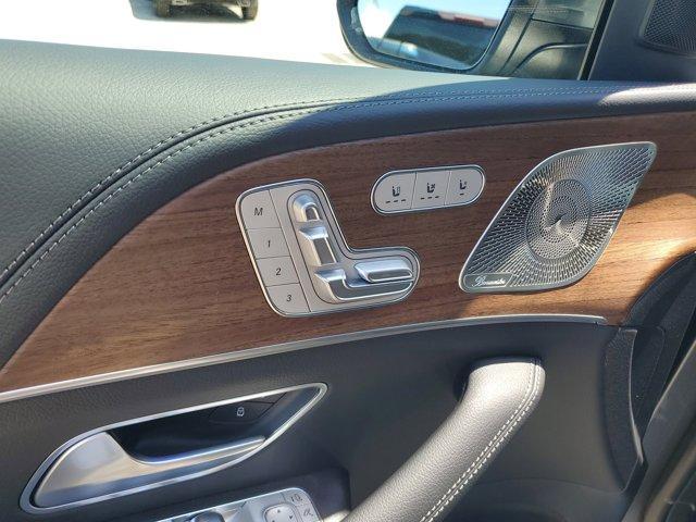 new 2025 Mercedes-Benz GLS 580 car, priced at $117,280