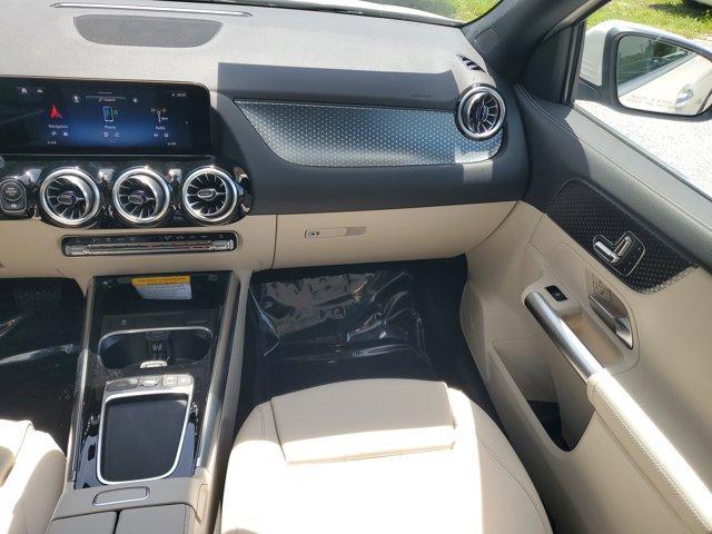 new 2025 Mercedes-Benz GLA 250 car, priced at $45,845