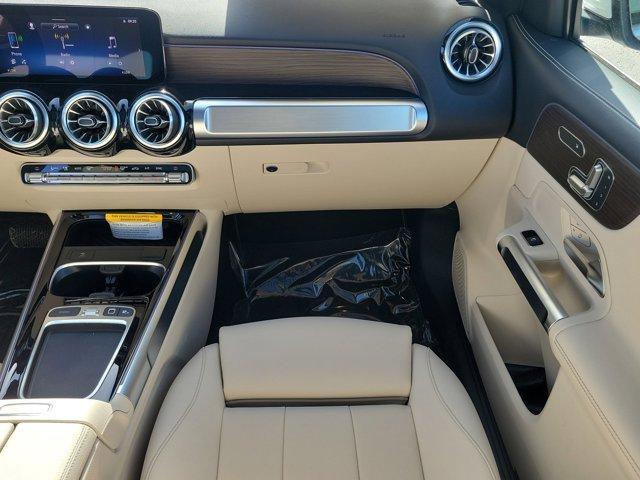 new 2025 Mercedes-Benz GLB 250 car, priced at $49,580