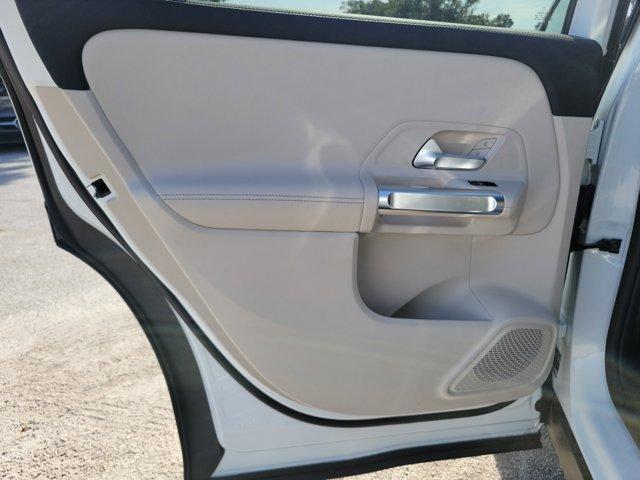 new 2025 Mercedes-Benz GLB 250 car, priced at $49,580