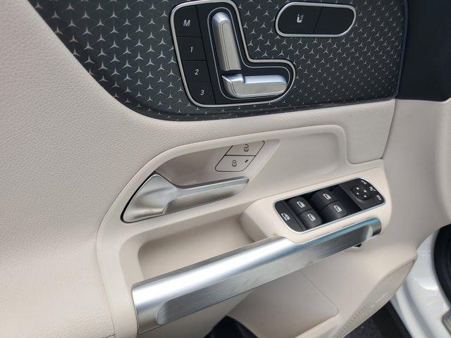 new 2025 Mercedes-Benz GLB 250 car, priced at $48,645