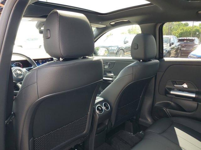 new 2025 Mercedes-Benz GLA 250 car, priced at $46,680