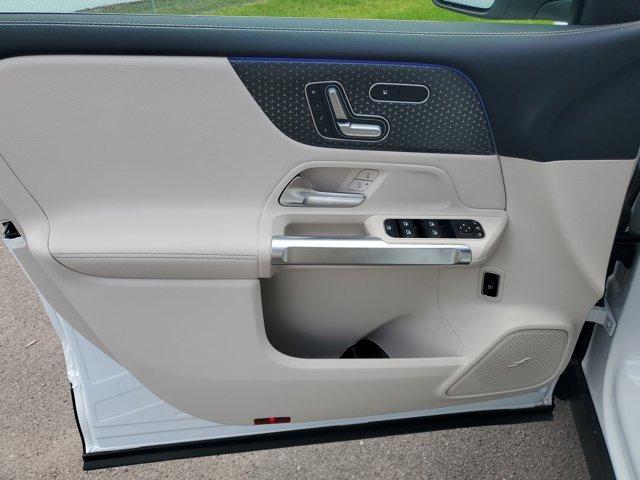 new 2025 Mercedes-Benz GLB 250 car, priced at $48,645