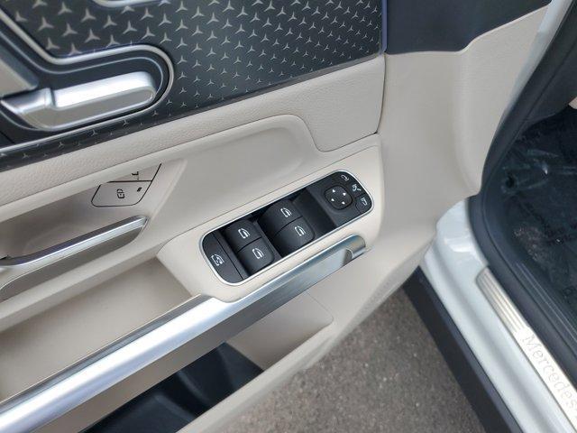 new 2025 Mercedes-Benz GLB 250 car, priced at $48,645