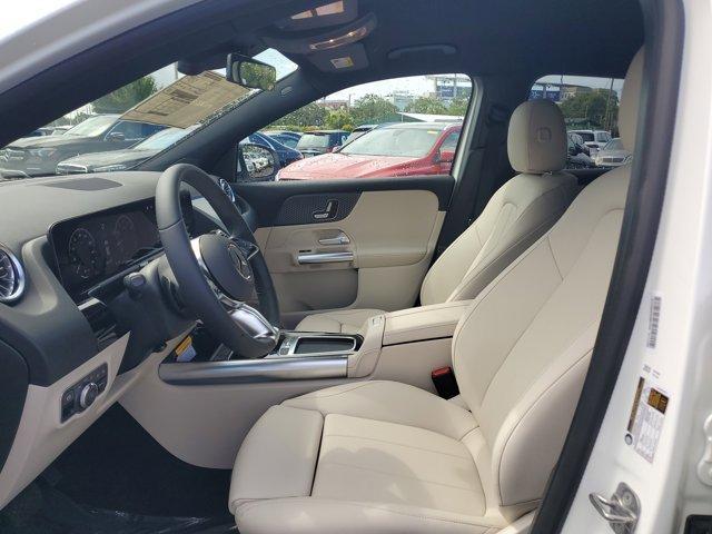 new 2025 Mercedes-Benz GLA 250 car, priced at $44,345