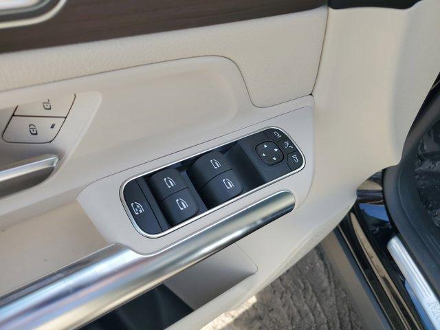 new 2025 Mercedes-Benz GLA 250 car, priced at $48,230