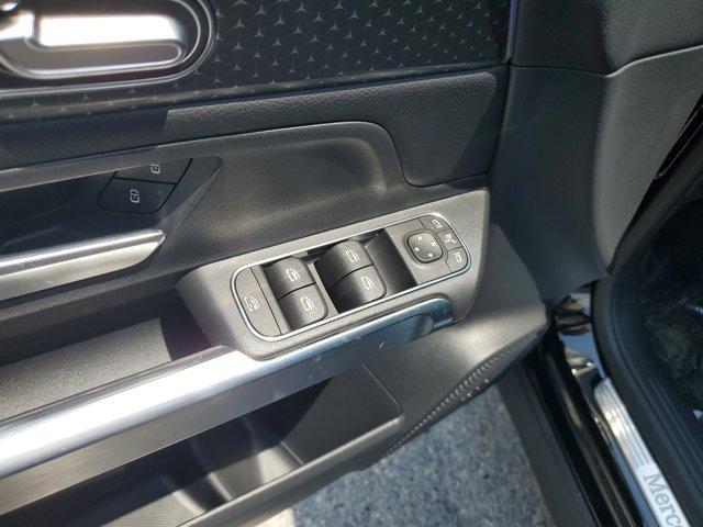 new 2025 Mercedes-Benz GLB 250 car, priced at $48,645